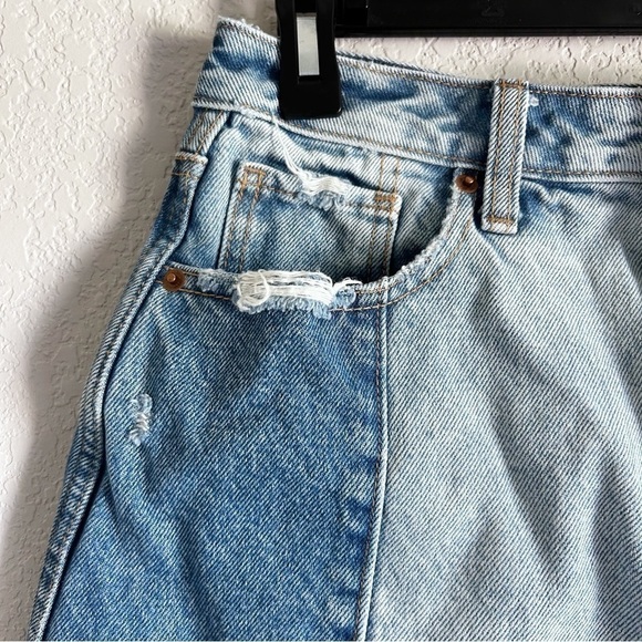 Abercrombie & Fitch Natural Rise Paneled Two Tone Raw Hem Denim Mini Skirt - Picture 5 of 10